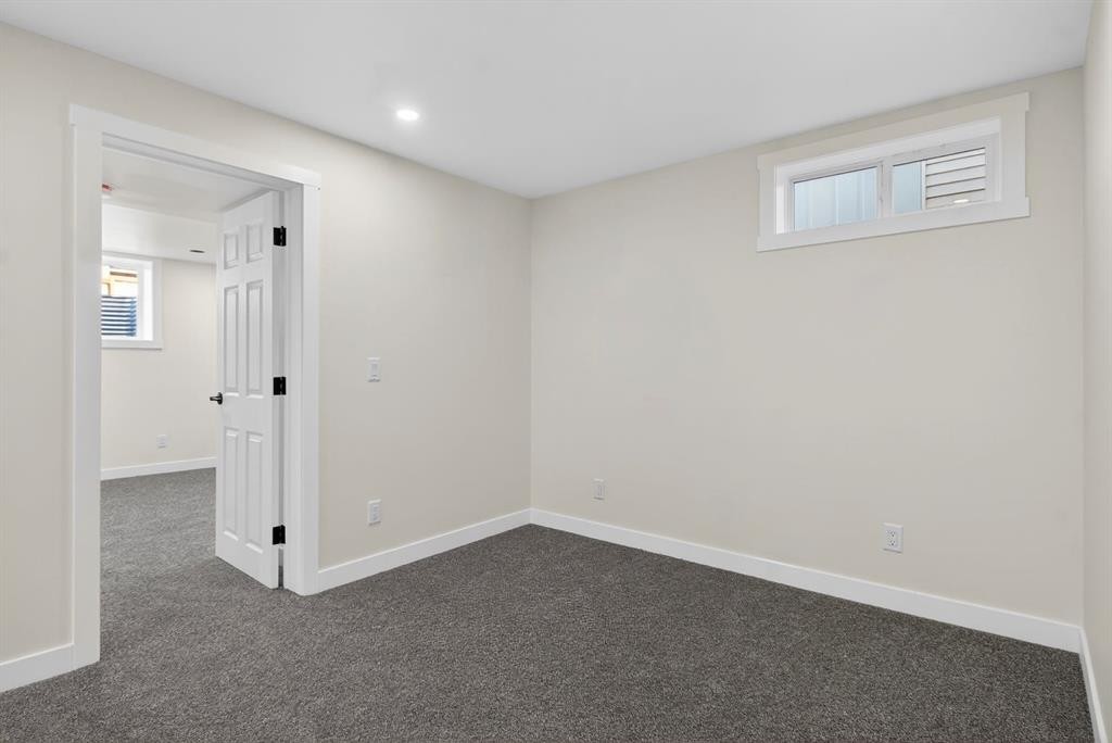 203 Lynnover Place Se, Calgary, AB - Indoor Photo Showing Other Room