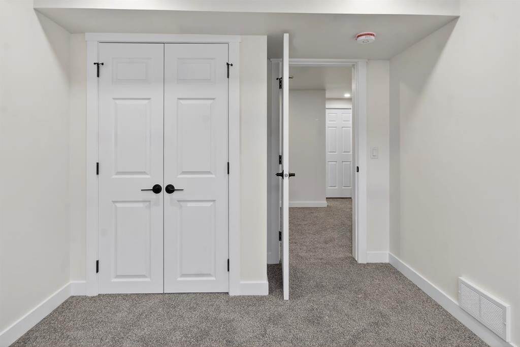 203 Lynnover Place Se, Calgary, AB - Indoor Photo Showing Other Room