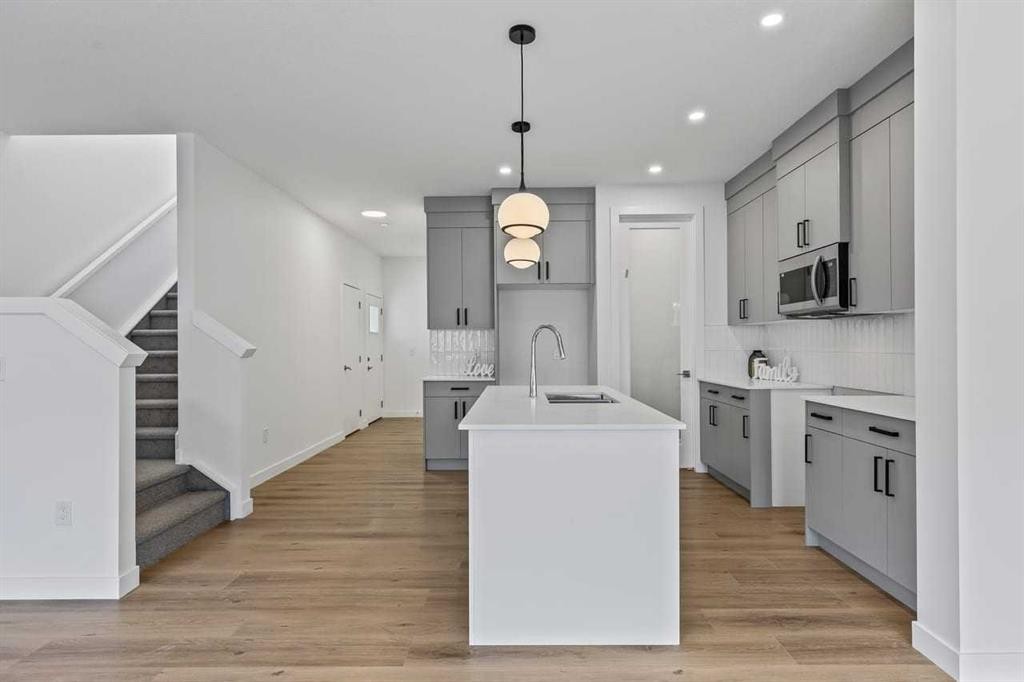 90 Heritage Circle, Cochrane, AB - Indoor Photo Showing Kitchen