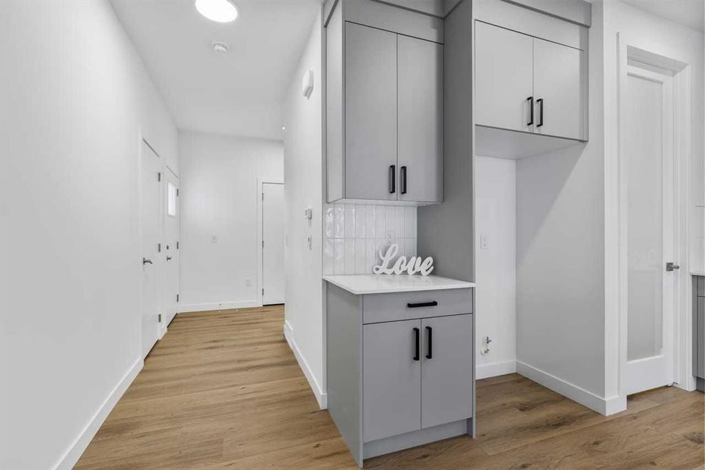 90 Heritage Circle, Cochrane, AB - Indoor Photo Showing Other Room