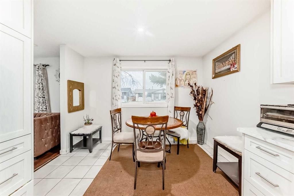 707 Malvern Drive Ne, Calgary, AB - Indoor