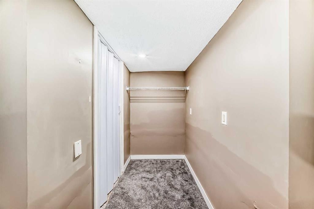 707 Malvern Drive Ne, Calgary, AB - Indoor Photo Showing Other Room