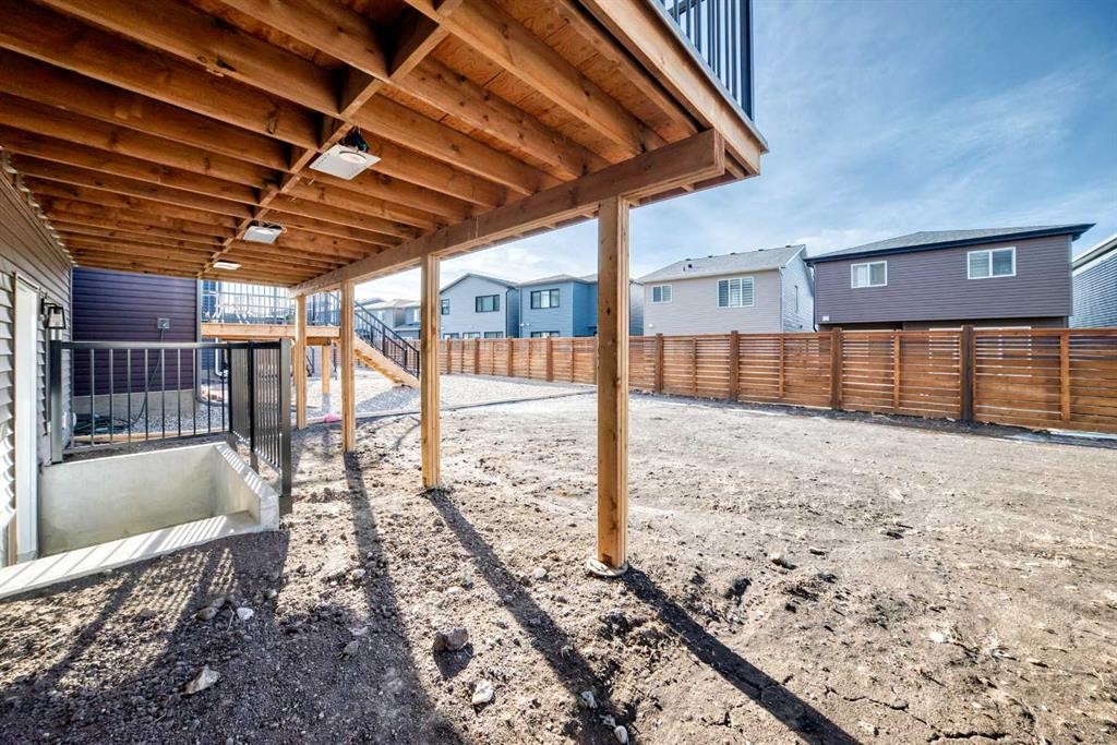 31 Lucas Passage Nw, Calgary, AB - Outdoor