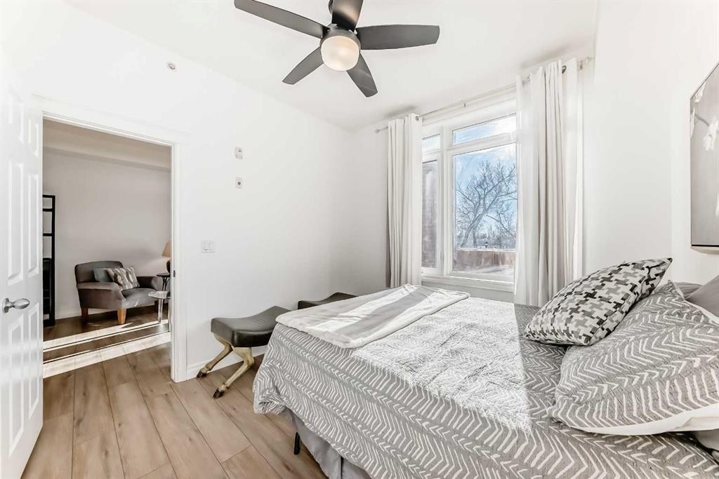 3217-24 Hemlock Crescent Sw, Calgary, AB - Indoor Photo Showing Bedroom