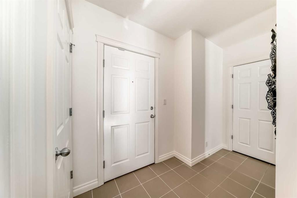 3217-24 Hemlock Crescent Sw, Calgary, AB - Indoor Photo Showing Other Room