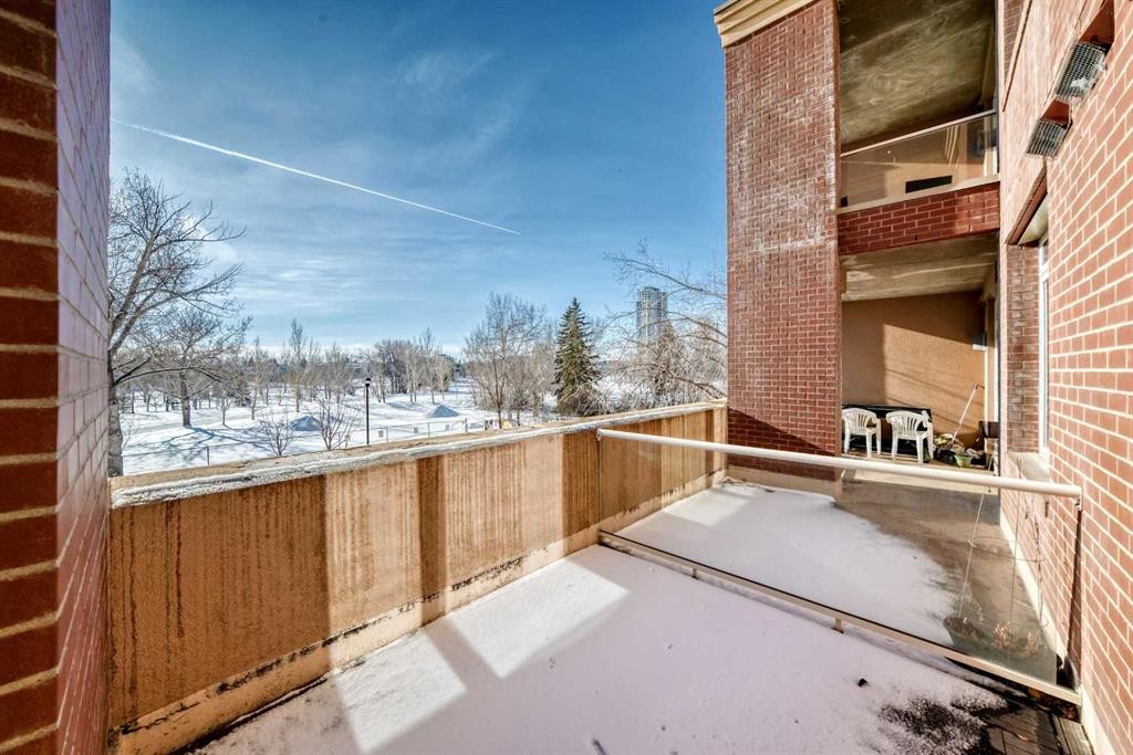 3217-24 Hemlock Crescent Sw, Calgary, AB - Outdoor With Exterior