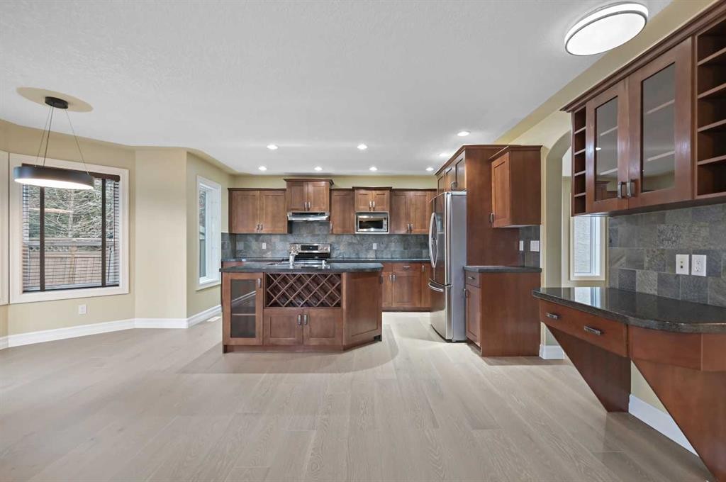 5619 Coach Hill Road Sw, Calgary, AB - Indoor Photo Showing Kitchen With Stainless Steel Kitchen