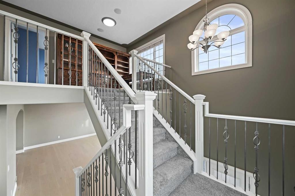 5619 Coach Hill Road Sw, Calgary, AB - Indoor Photo Showing Other Room