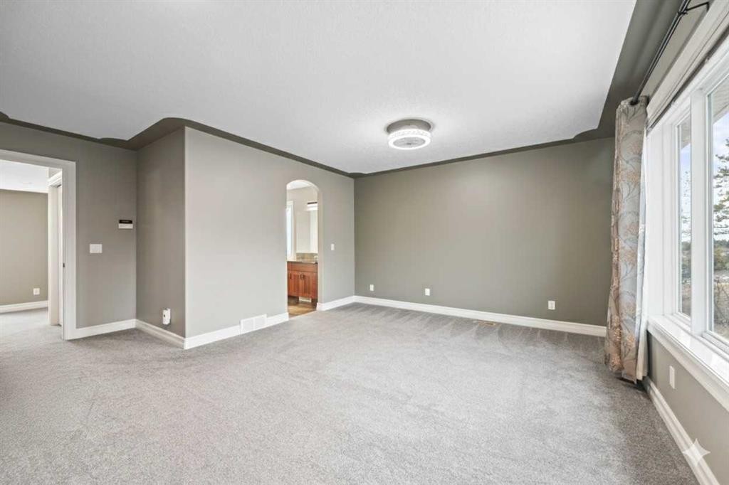 5619 Coach Hill Road Sw, Calgary, AB - Indoor Photo Showing Other Room