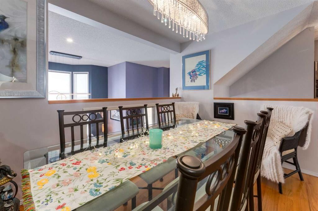 318 Hawkstone Manor Nw, Calgary, AB - Indoor Photo Showing Other Room