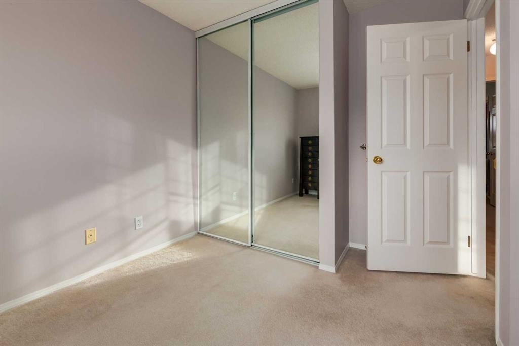 318 Hawkstone Manor Nw, Calgary, AB - Indoor