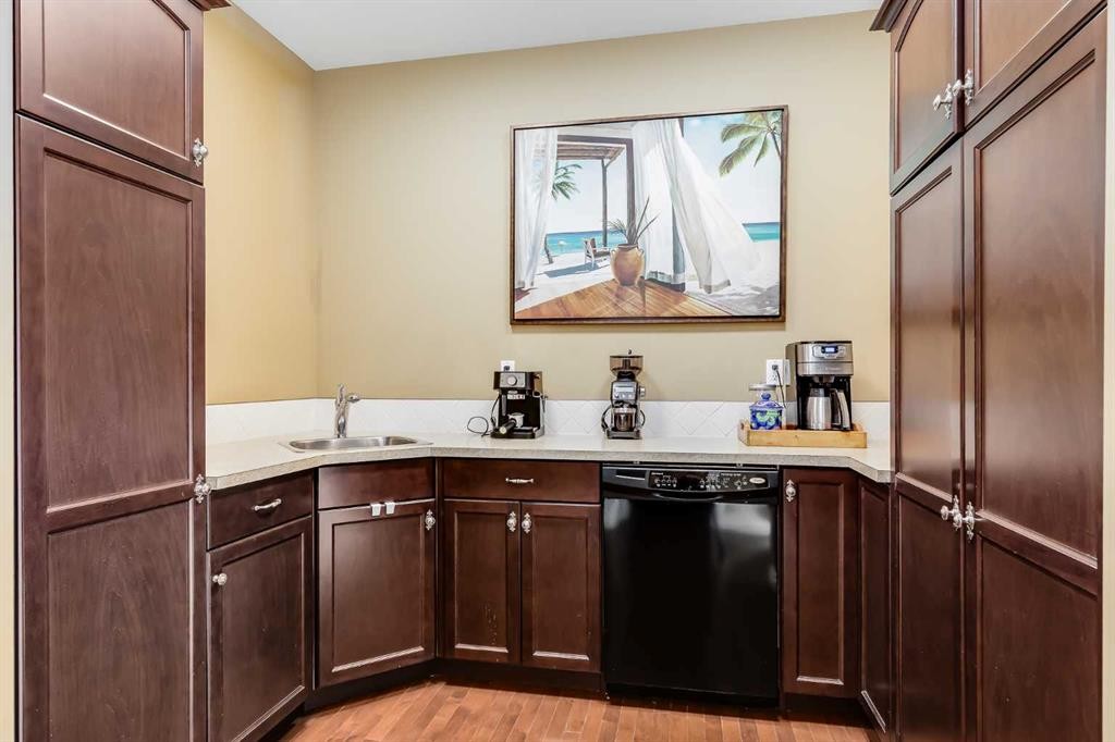 213 Silverado Ranch Manor Sw, Calgary, AB - Indoor Photo Showing Kitchen