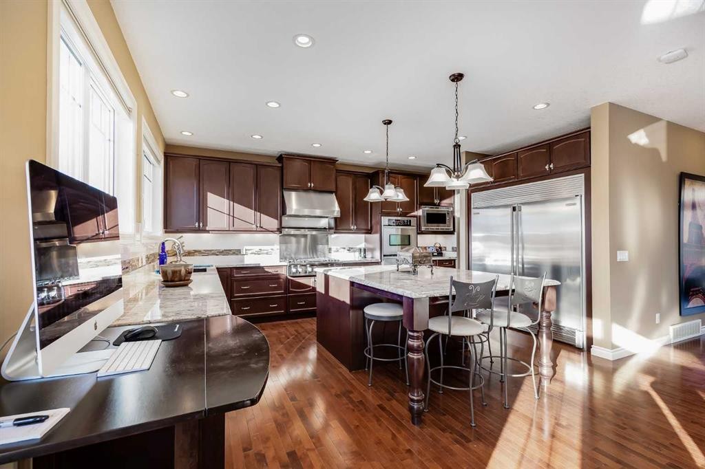 213 Silverado Ranch Manor Sw, Calgary, AB - Indoor Photo Showing Kitchen With Upgraded Kitchen