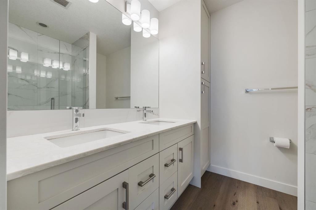 117-30 Walgrove Se, Calgary, AB - Indoor Photo Showing Bathroom