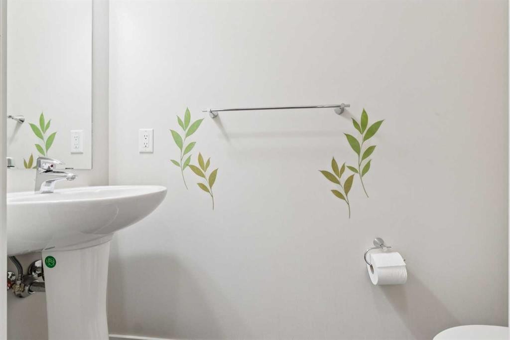 116 Walden Parade Se, Calgary, AB - Indoor Photo Showing Bathroom