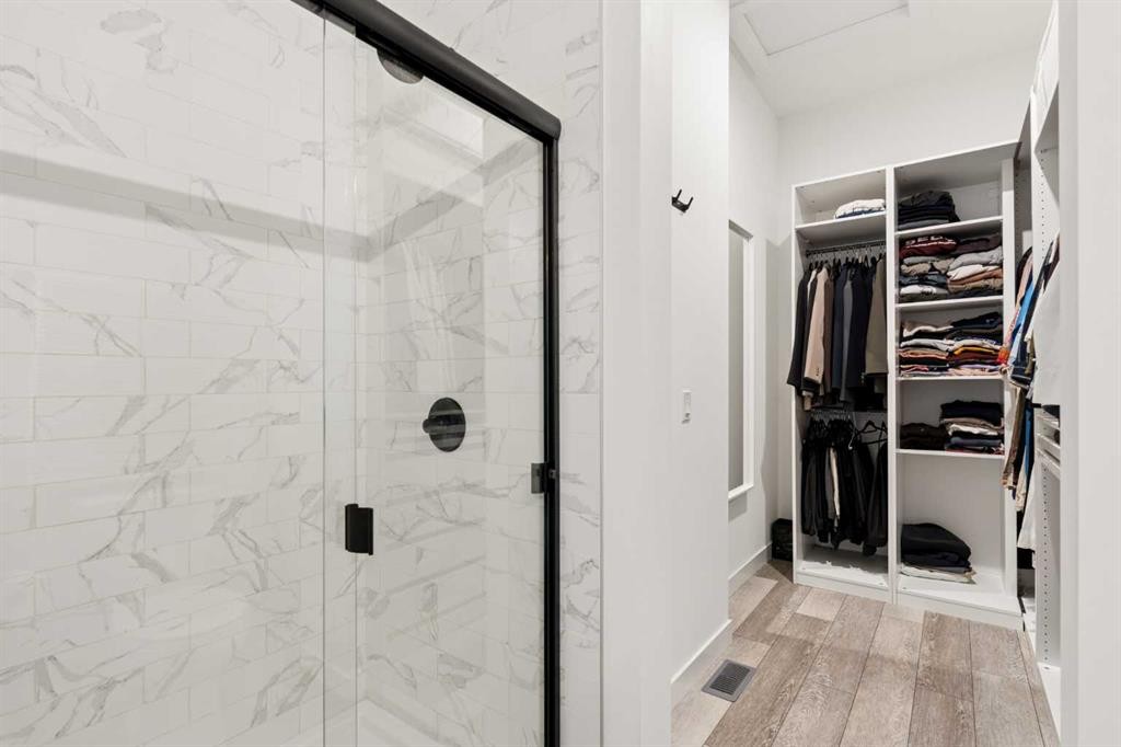 103 Haskayne Drive Nw, Calgary, AB - Indoor Photo Showing Bathroom
