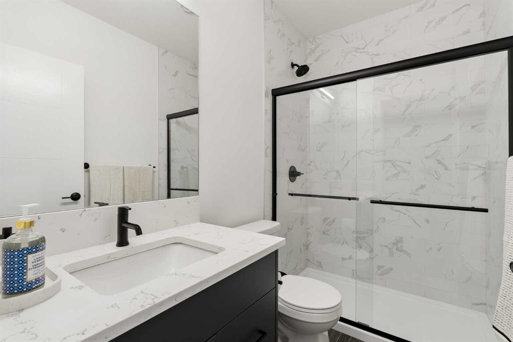 103 Haskayne Drive Nw, Calgary, AB - Indoor Photo Showing Bathroom