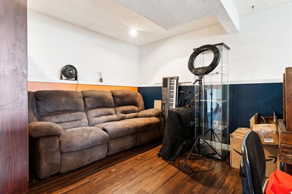 147 Falchurch Crescent Ne, Calgary, AB - Indoor