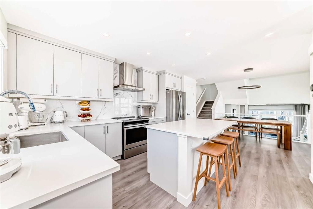 38 Lavender Road Se, Calgary, AB - Indoor Photo Showing Kitchen With Upgraded Kitchen