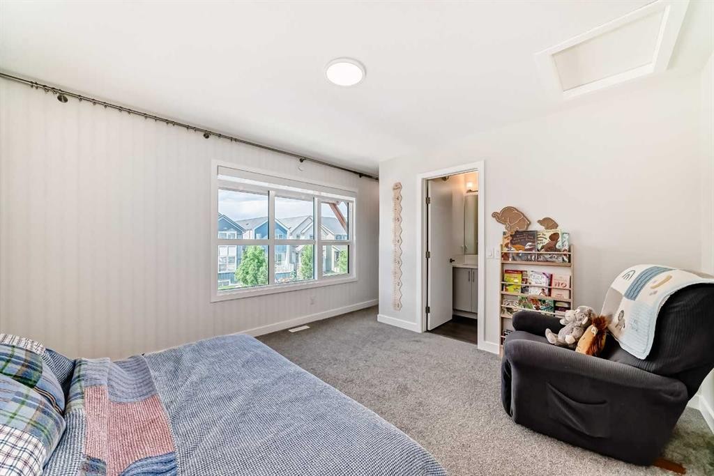 38 Lavender Road Se, Calgary, AB - Indoor Photo Showing Bedroom