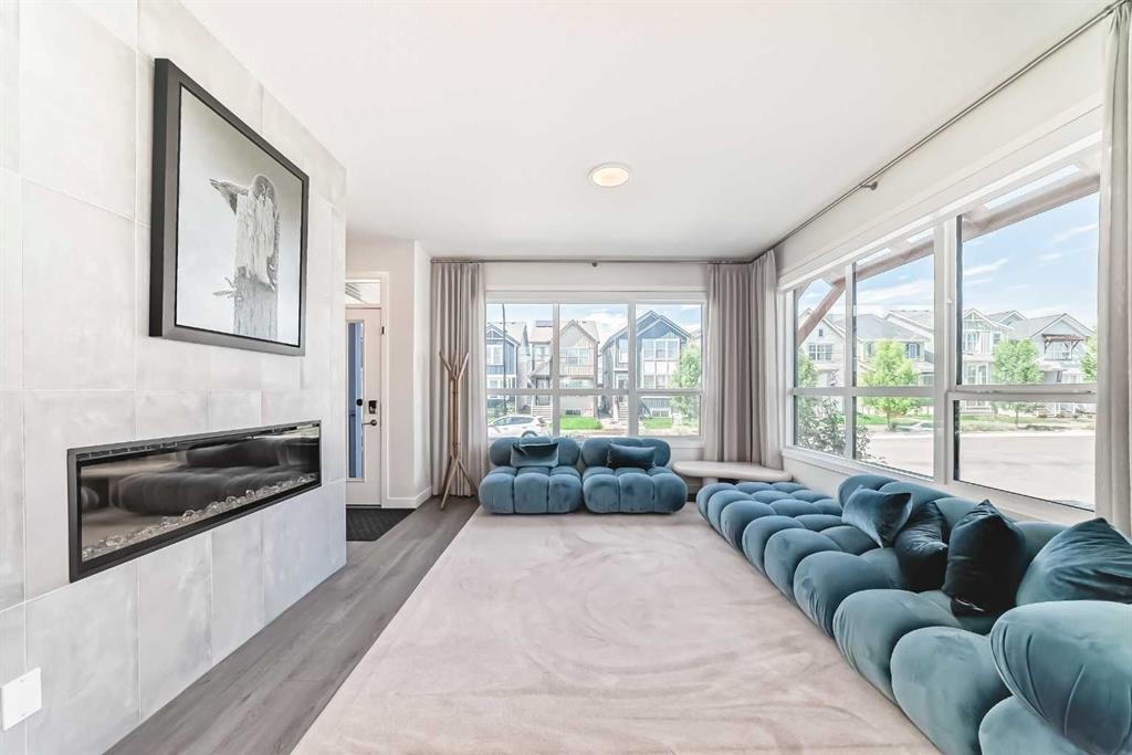 38 Lavender Road Se, Calgary, AB - Indoor Photo Showing Bedroom