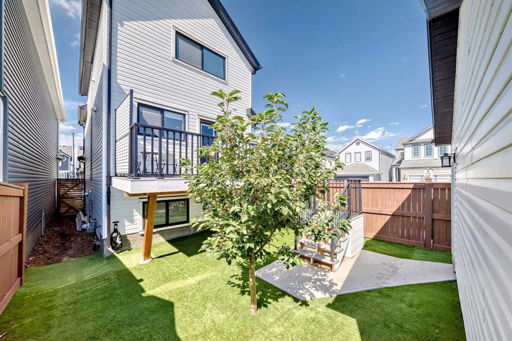 38 Lavender Road Se, Calgary, AB - Outdoor