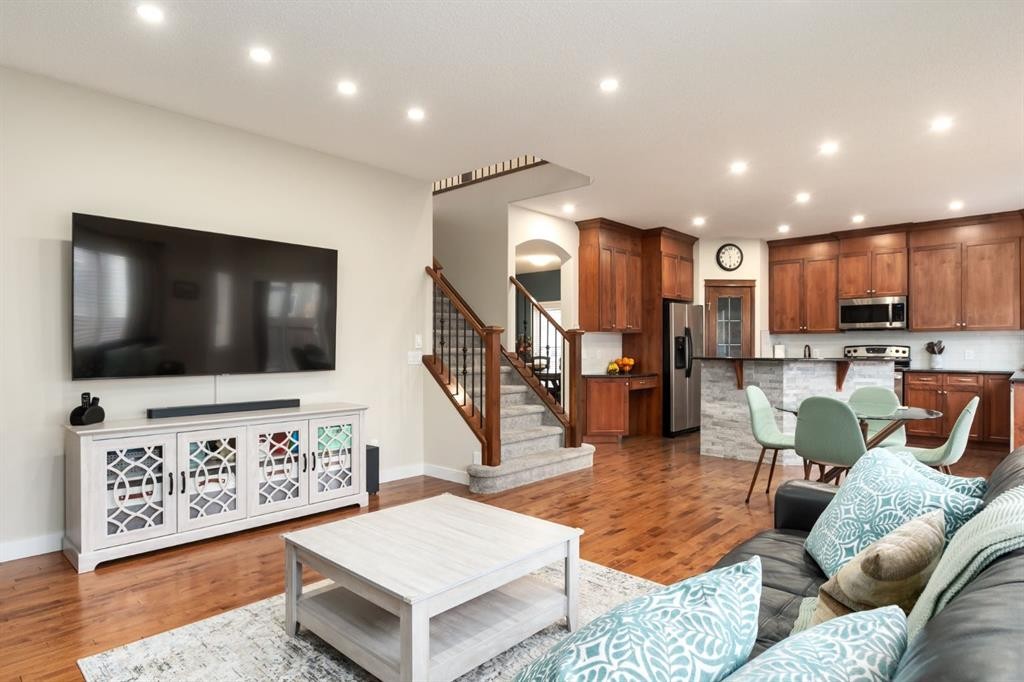 128 Seagreen Manor, Chestermere, AB - Indoor Photo Showing Living Room