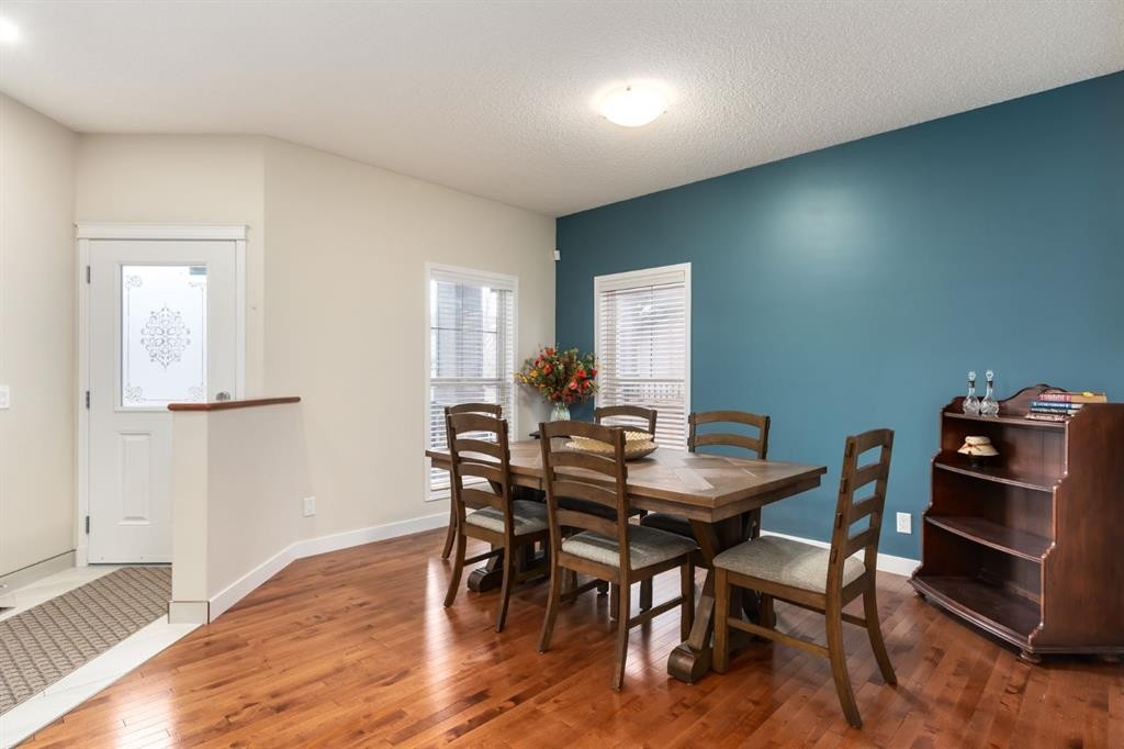 128 Seagreen Manor, Chestermere, AB - Indoor Photo Showing Dining Room