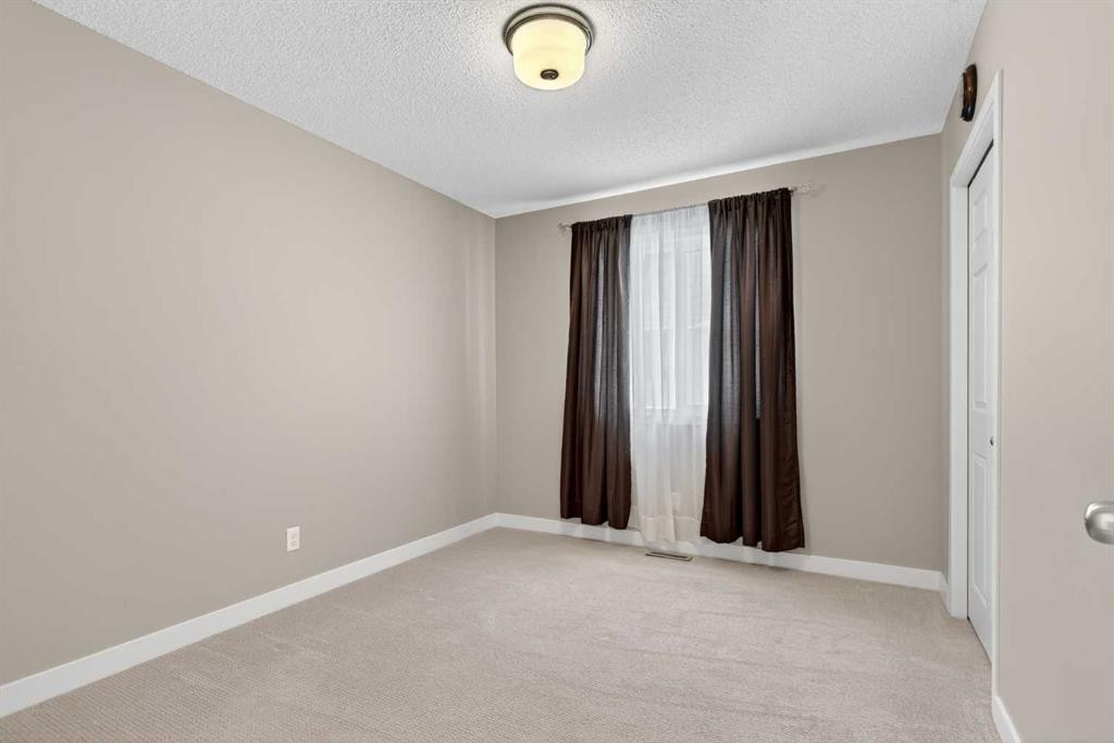 2075 Brightoncrest Common Se, Calgary, AB - Indoor Photo Showing Other Room