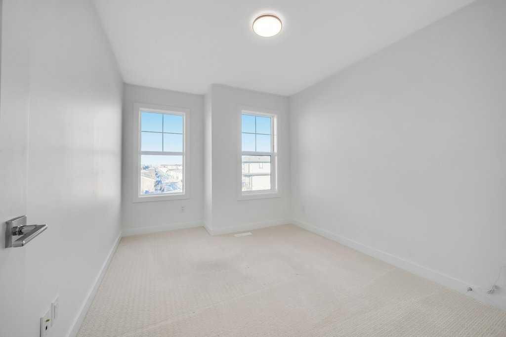 293 Dawson Way, Chestermere, AB - Indoor Photo Showing Other Room