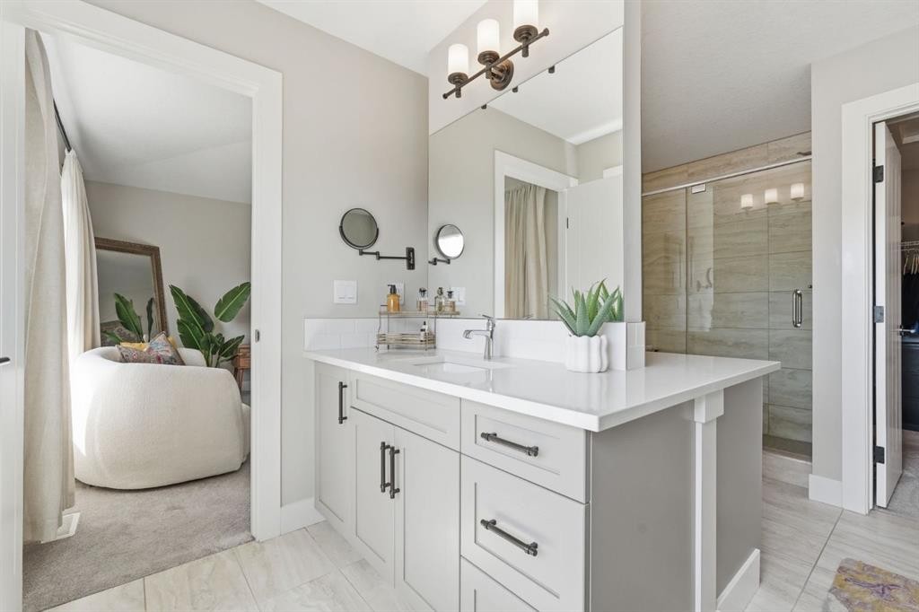 19 Masters Green Se, Calgary, AB - Indoor Photo Showing Bathroom