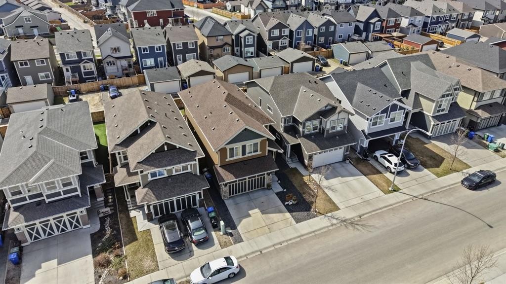 19 Masters Green Se, Calgary, AB -