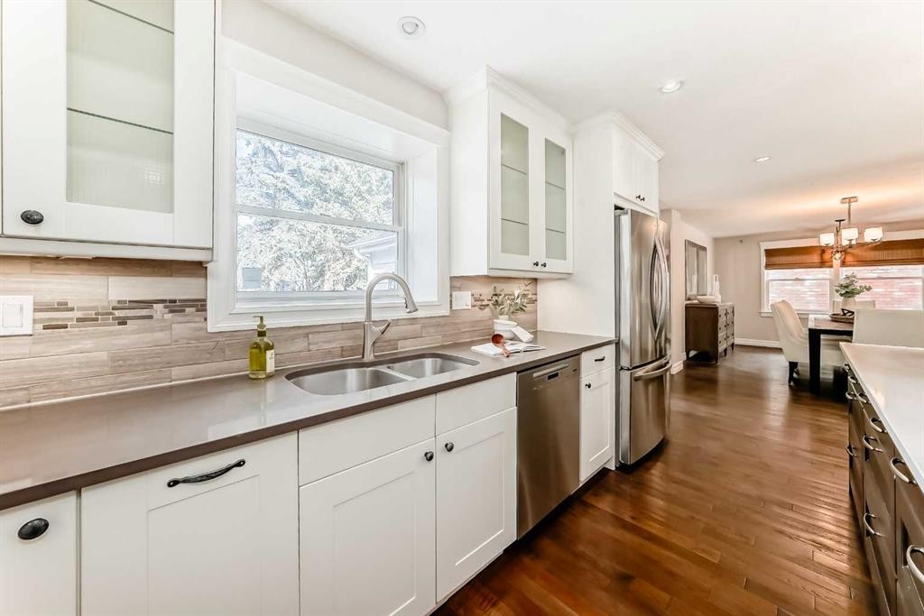36 Stradbrooke Way Sw, Calgary, AB - Indoor Photo Showing Kitchen With Double Sink