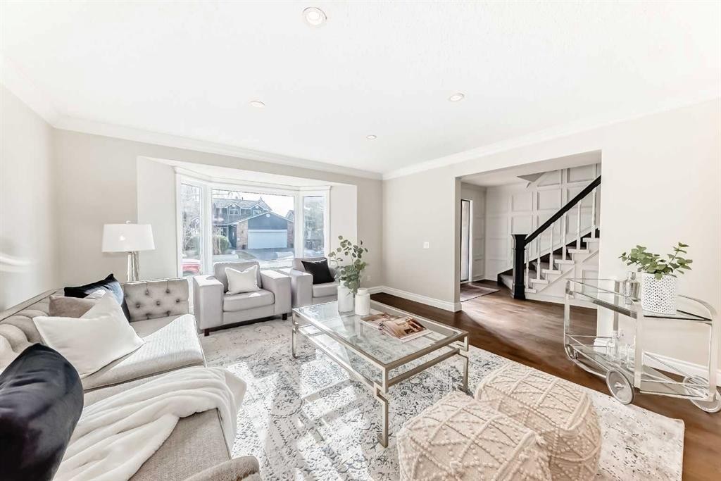 36 Stradbrooke Way Sw, Calgary, AB - Indoor Photo Showing Living Room