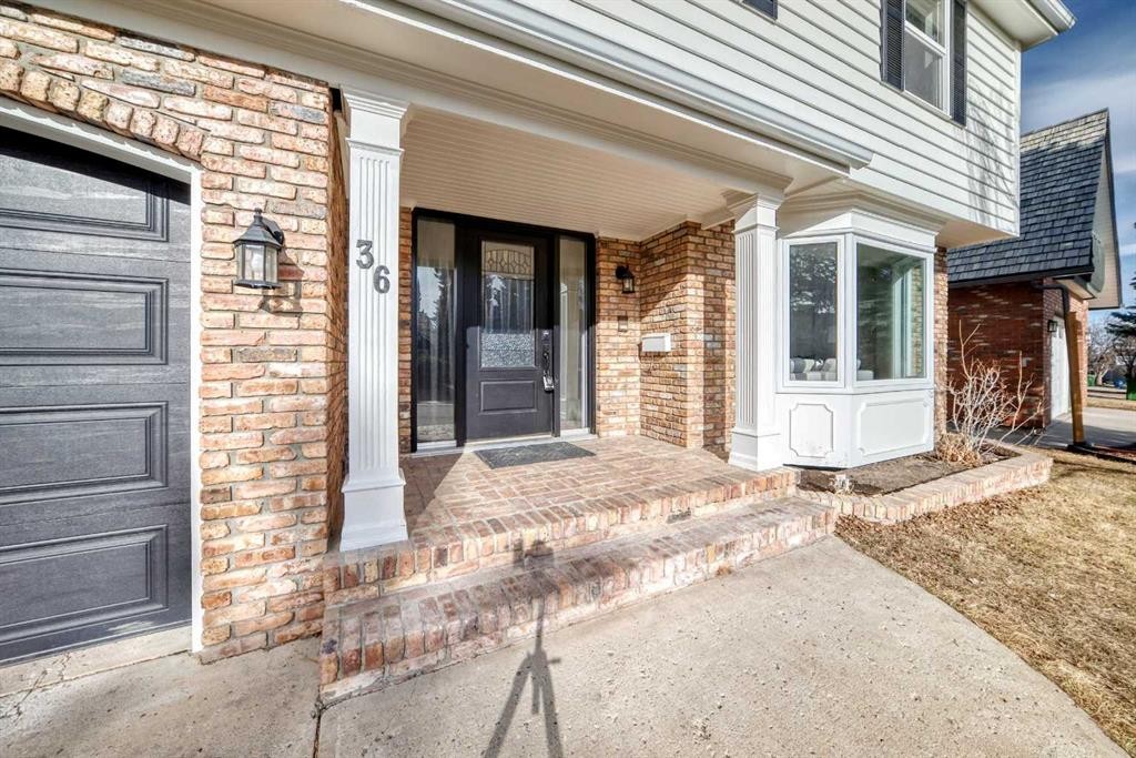 36 Stradbrooke Way Sw, Calgary, AB - Outdoor