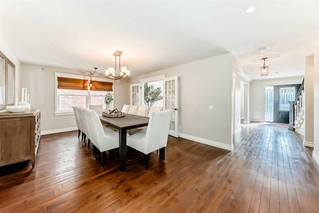 36 Stradbrooke Way Sw, Calgary, AB - Indoor Photo Showing Dining Room