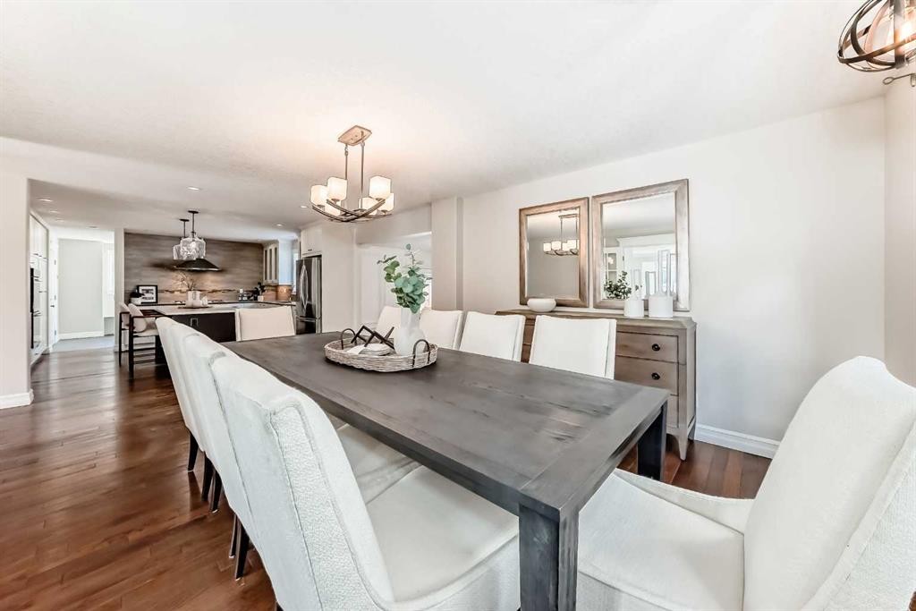 36 Stradbrooke Way Sw, Calgary, AB - Indoor Photo Showing Dining Room