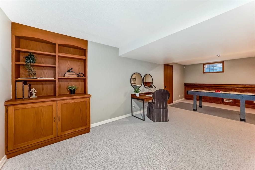 36 Stradbrooke Way Sw, Calgary, AB - Indoor