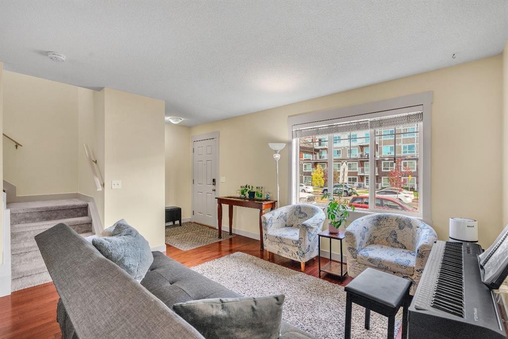 301 Skyview Ranch Drive Ne, Calgary, AB - Indoor Photo Showing Living Room