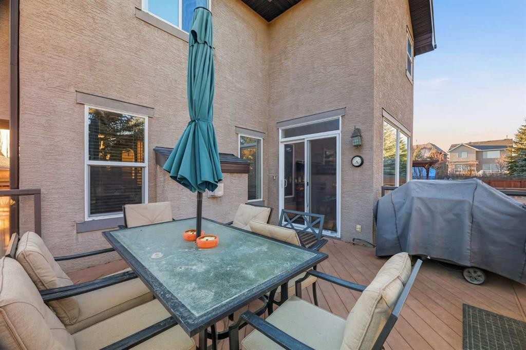 307 Valley Crest Court Nw, Calgary, AB - Outdoor With Exterior