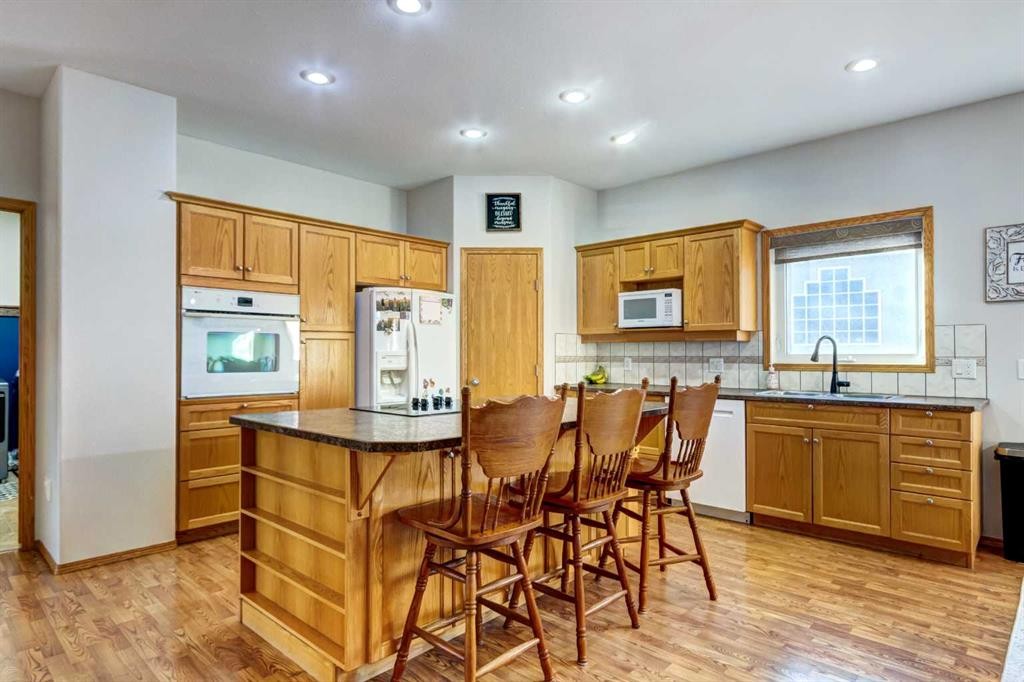 201 Aspen Way, Vulcan, AB - Indoor Photo Showing Other Room