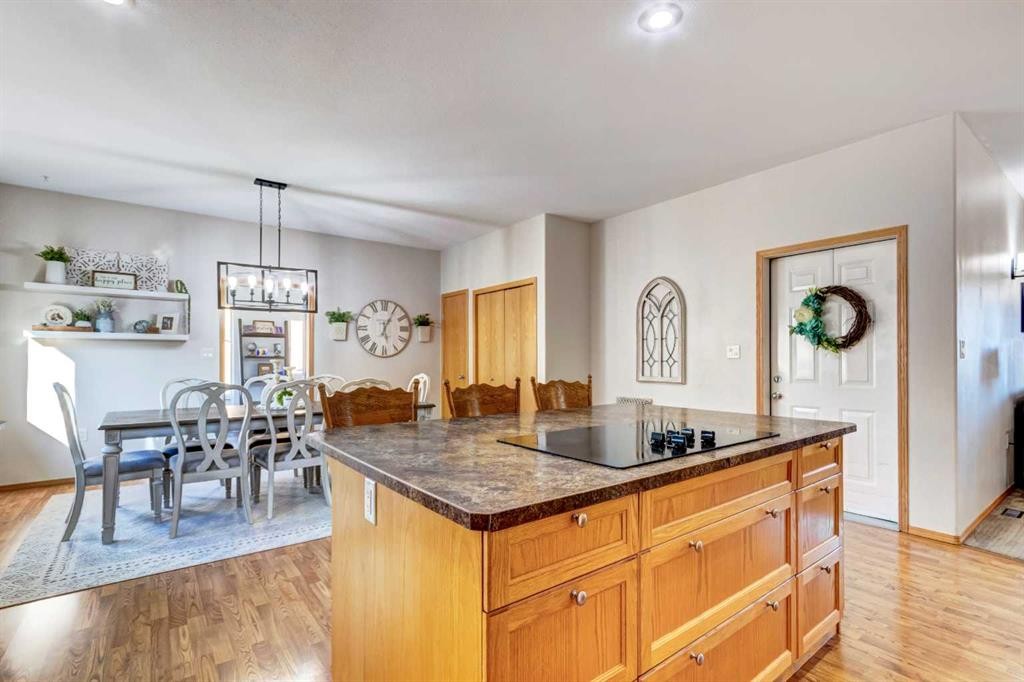 201 Aspen Way, Vulcan, AB - Indoor