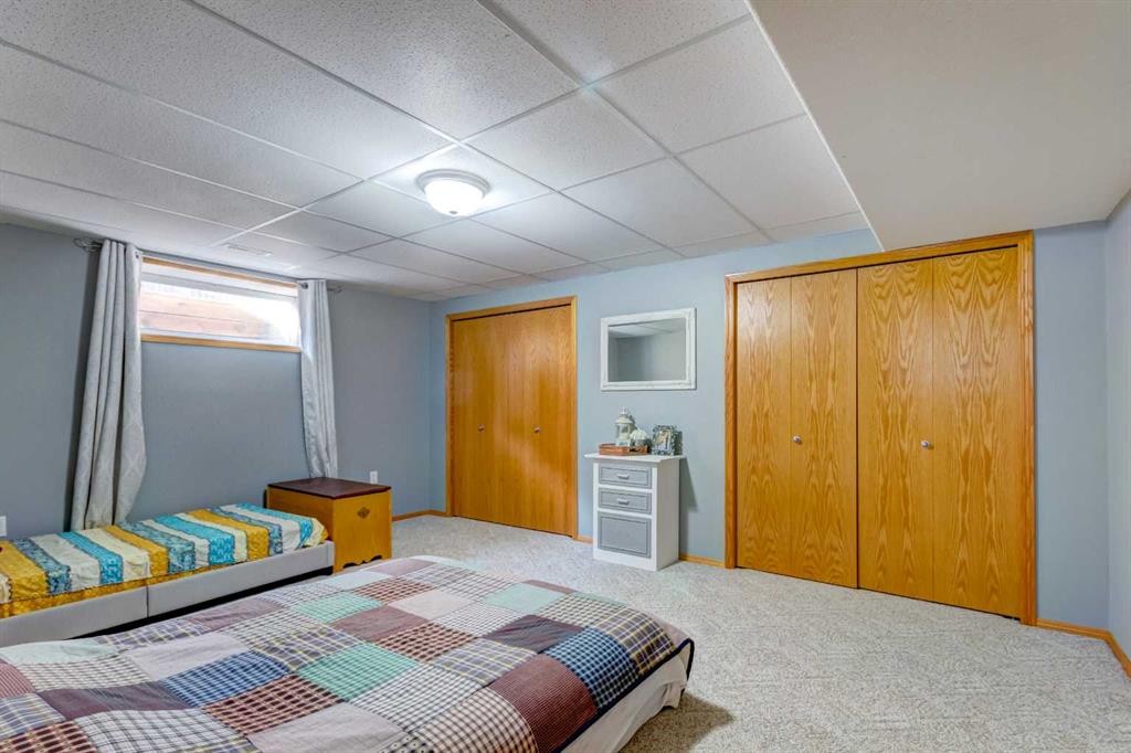 201 Aspen Way, Vulcan, AB - Indoor Photo Showing Bedroom