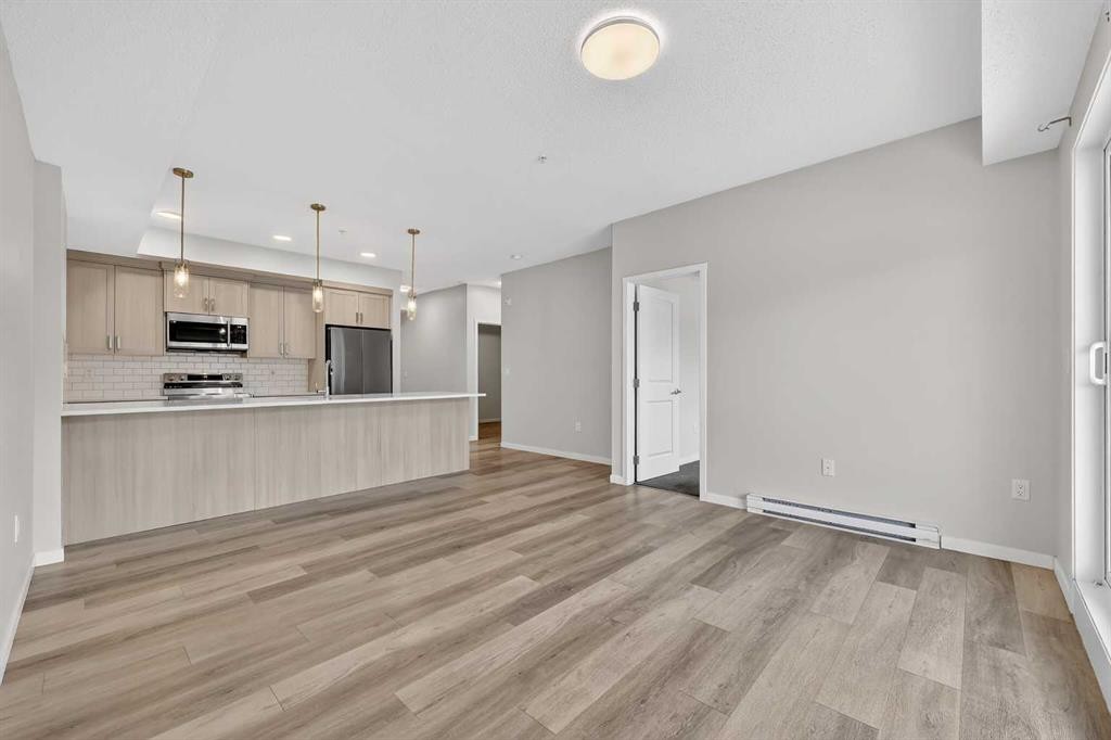 1106-33 Carringham Gate Nw, Calgary, AB - Indoor Photo Showing Kitchen