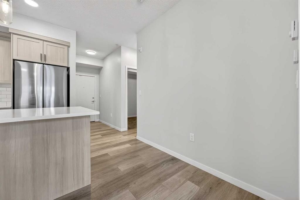 1106-33 Carringham Gate Nw, Calgary, AB - Indoor