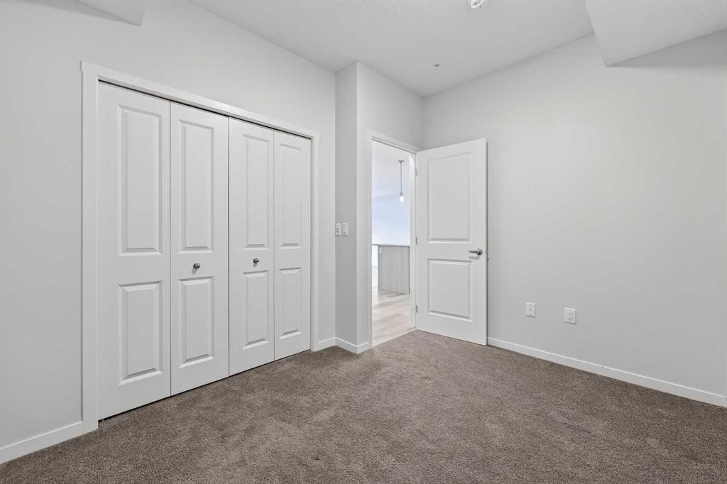 1106-33 Carringham Gate Nw, Calgary, AB - Indoor Photo Showing Other Room