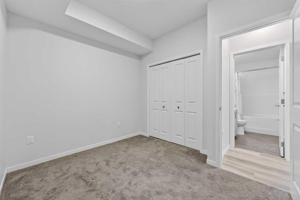 1106-33 Carringham Gate Nw, Calgary, AB - Indoor Photo Showing Other Room