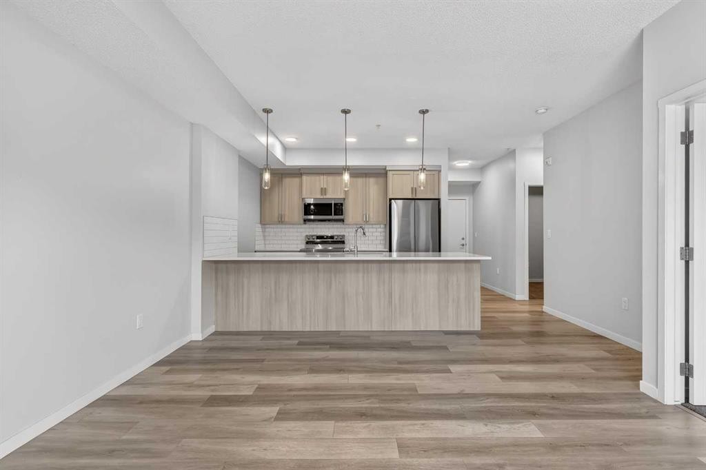 1106-33 Carringham Gate Nw, Calgary, AB - Indoor Photo Showing Kitchen