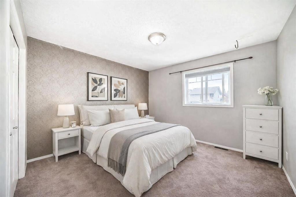 26 Copperfield View Se, Calgary, AB - Indoor Photo Showing Bedroom