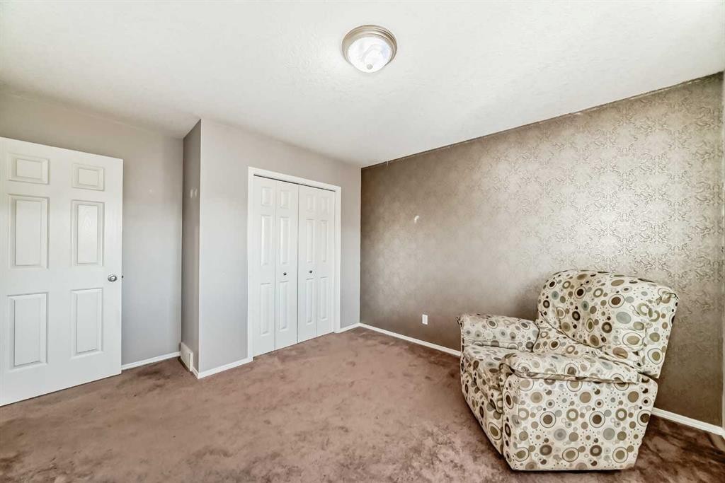 26 Copperfield View Se, Calgary, AB - Indoor Photo Showing Other Room
